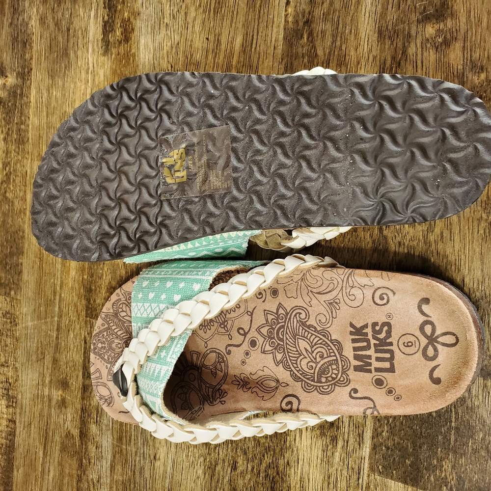 Muk Luks Green and Cream Sandals Comfortable Summer Footwear